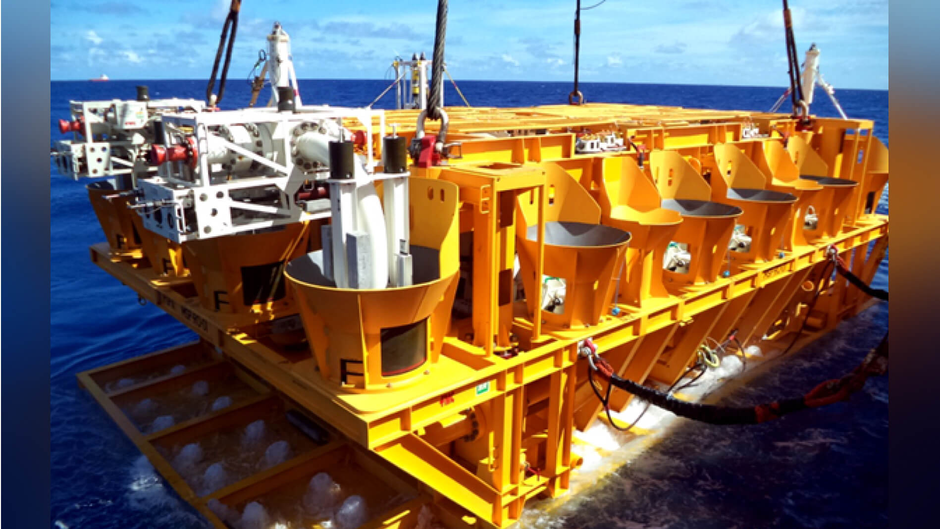 Instalação de manifold submarino de produção no campo de Roncador, em 2014.