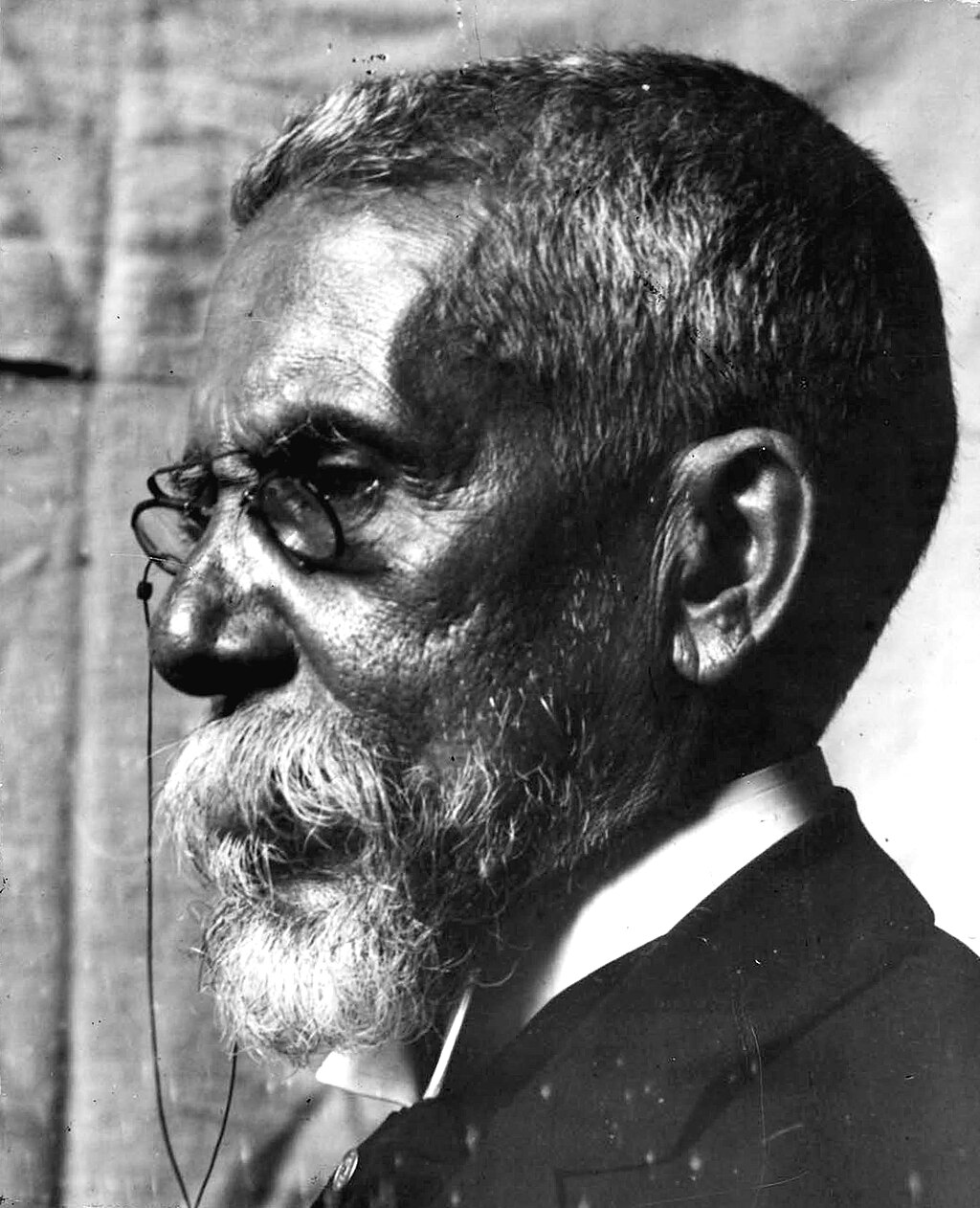 Foto de Machado de Assis em preto e branco, escritor negro é um dos maiores da língua portuguesa.